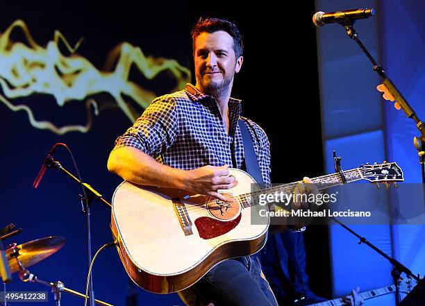 Singer Luke Bryan performs onstage during the 53rd annual ASCAP Country Music awards at the Omni Hotel on November 2, 2015 in Nashville, Tennessee.