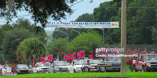 confederate flag parade - confederate flag stock pictures, royalty-free photos & images