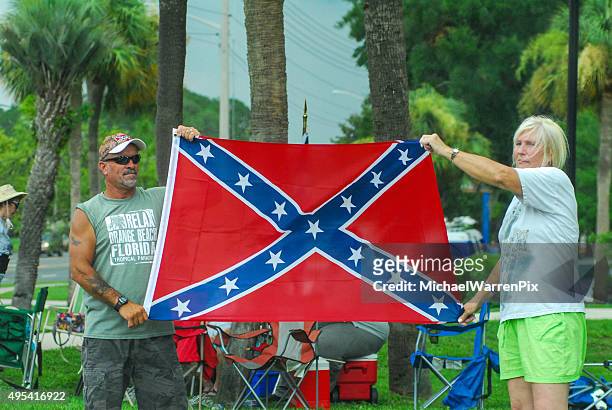 amerikanische südstaaten-flagge stolz - confederate flag stock-fotos und bilder