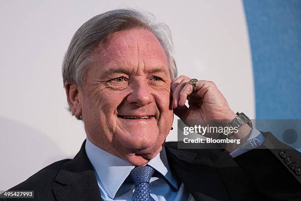 Mike Rakes Mike Rake Photos and Premium High Res Pictures - Getty Images