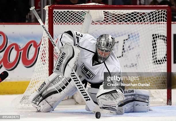 Jonathan Quick of the Los Angeles Kings makes a save against the Chicago Blackhawks during Game Seven of the Western Conference Final in the 2014...