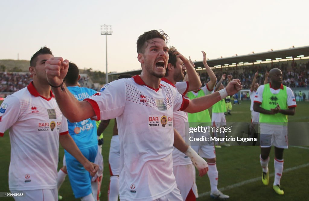 FC Crotone v AS Bari - Serie B Playoffs