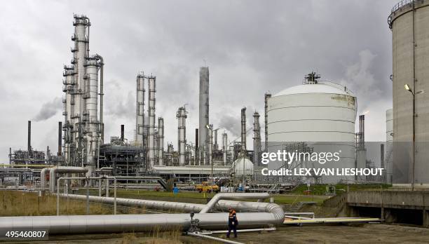 Shell Moerdisk Lex 18 Photos and Premium High Res Pictures - Getty Images