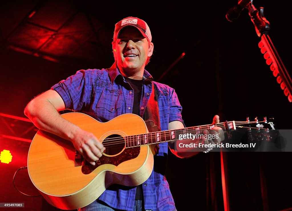 Rodney Atkins Hosts 4th Annual Music City Gives Back