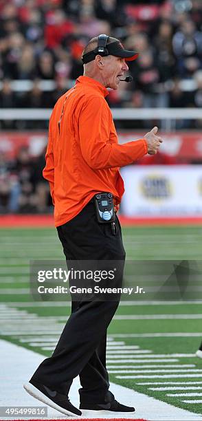 Head coach Gary Andersen of the Oregon State Beavers gestures during their game against the Utah Utes at Rice-Eccles Stadium on October 31, 2015 in...