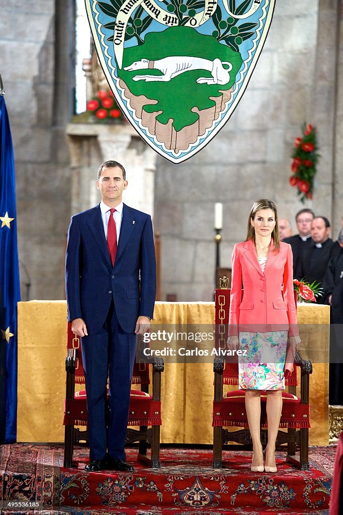 Spanish Royals Attend 'Prince de Viana' Awards 2014 in Navarra