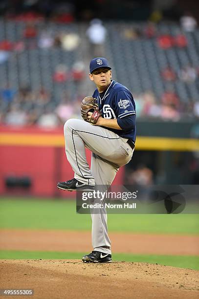 Tim Stauffer of the San Diego Padres delivers a pitch against the Arizona Diamondbacks at Chase Field on May 28, 2014 in Phoenix, Arizona.