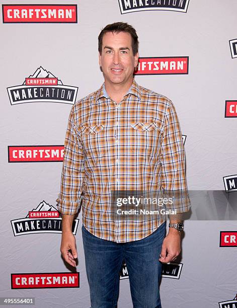 Actor Robert Riggle Nat Sherman Townhouse Photos and Premium High Res Pictures - Getty Images