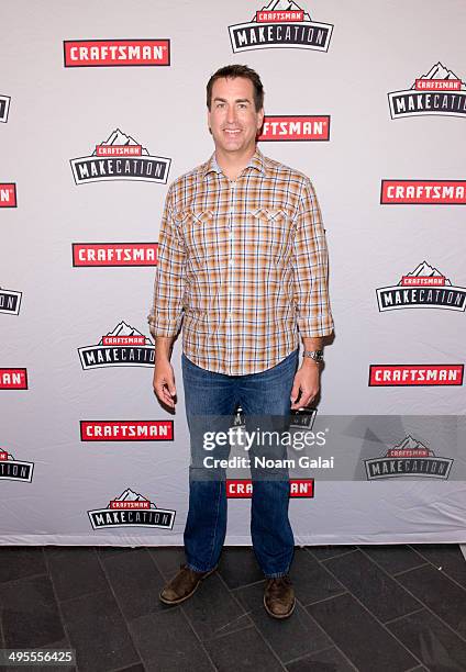 Actor Robert Riggle Nat Sherman Townhouse Photos and Premium High Res Pictures - Getty Images