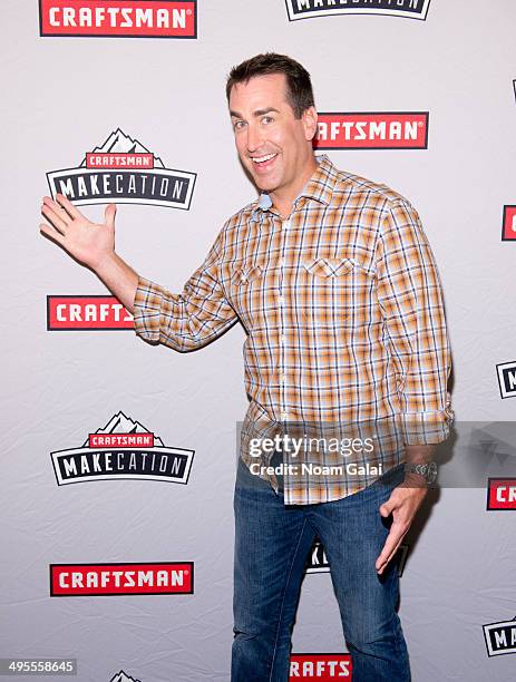 Actor Robert Riggle Nat Sherman Townhouse Photos and Premium High Res Pictures - Getty Images