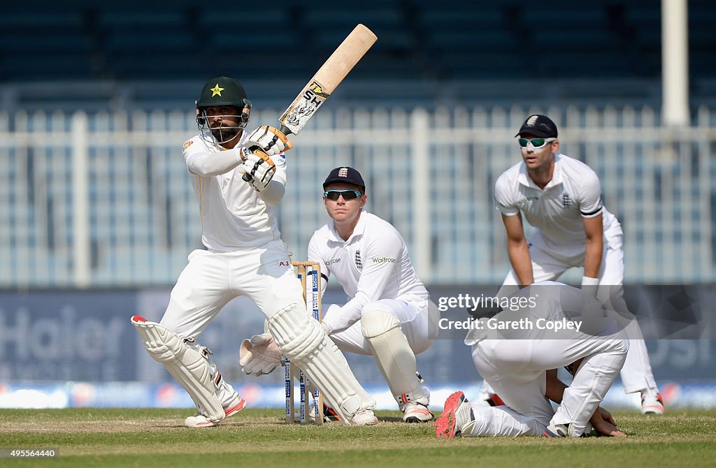Pakistan v England - 3rd Test: Day Four