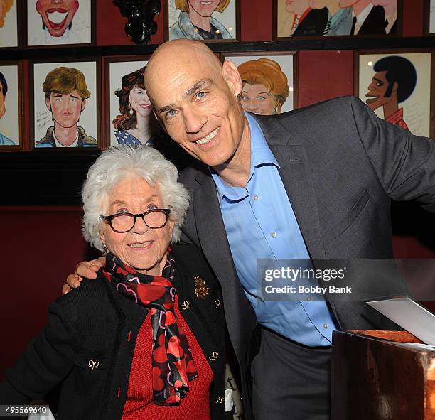 John Rae's Family 896 Charlotte Rae Photos Stock Photos, High-Res Pictures, and Images ...