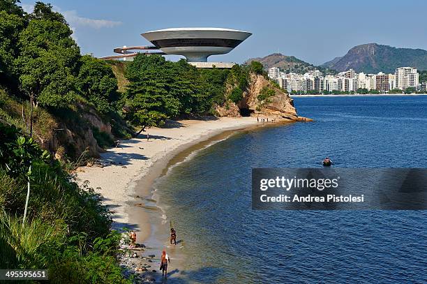 niteroi museum, rio de janeiro - oscar niemeyer stock pictures, royalty-free photos & images