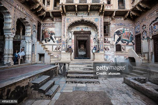 old haveli mandawa rajasthan india. - haveli stock pictures, royalty-free photos & images