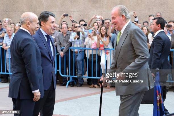 Spanish culture minister Jose Ignacio Wert, Ignacio Gonzalez and King Juan Carlos of Spain attend bullfights at 'Las Ventas' Bullring on June 4, 2014...
