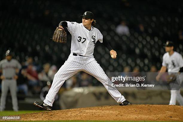 Relief pitcher Scott Downs of the Chicago White Sox delivers during the seventh inning against the Cleveland Indians at U.S. Cellular Field on May...