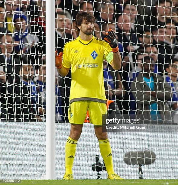 Goalkeeper Oleksandr Shovkovskiy of Dynamo Kyiv lines up his defensive wall during the Champions League match between Chelsea and Dynamo Kyiv at...