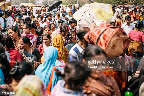 delhi, scène de rue - indian market photos et images de collection
