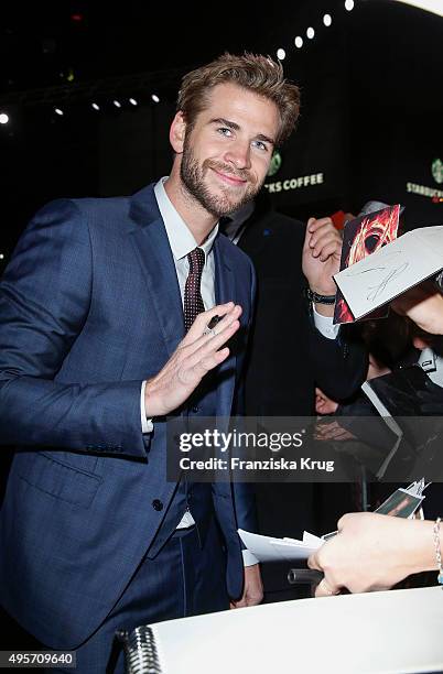 Liam Hemsworth attends "The Hunger Games: Mockingjay - Part 2" world premiere on November 04, 2015 in Berlin, Germany.