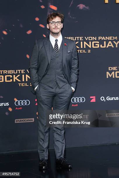 Sam Claflin attends 'The Hunger Games: Mockingjay - Part 2' World Premiere on November 04, 2015 in Berlin, Germany.
