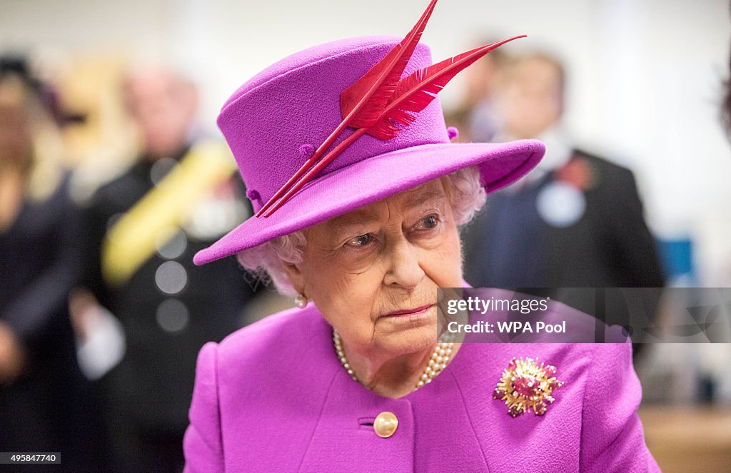 Queens Visits the Joint Casualty and Compassionate Centre