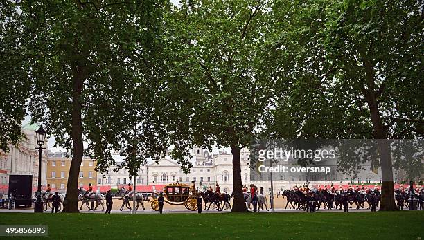 royal carriages - the queens speech state opening of uk parliament stock pictures, royalty-free photos & images