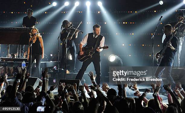 Blake Shelton performs at the 49th annual CMA Awards at the Bridgestone Arena on November 4, 2015 in Nashville, Tennessee.