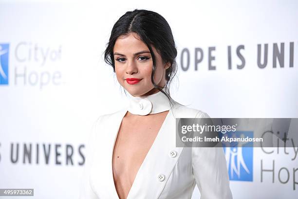 Actress/singer Selena Gomez attends City Of Hope's 2015 Spirit Of Life Gala at Santa Monica Civic Auditorium on November 5, 2015 in Santa Monica,...