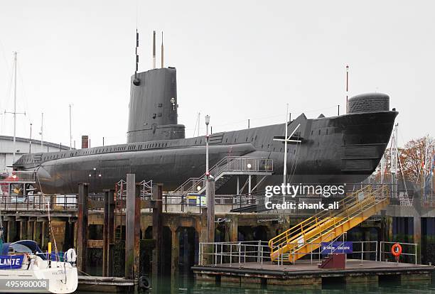 hms alliance royal navy submarine - navy submarine stock pictures, royalty-free photos & images