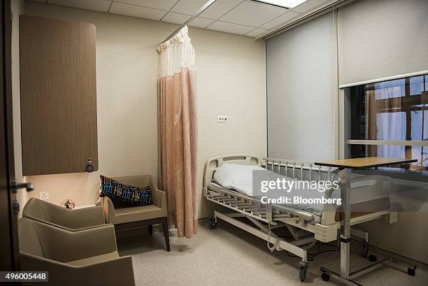 Chemo Roo 2,915 Chemotherapy Room Stock Photos, High-Res Pictures, and Images ...