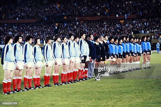 French and Argentinian national football team pose before the 1978 World Cup football match between France and Argentina, on June 6, 1978. From left,...