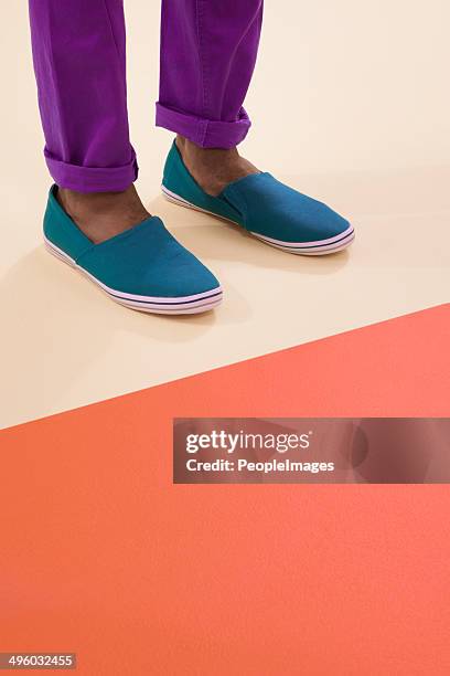 colours and footwear - paarse schoen stockfoto's en -beelden