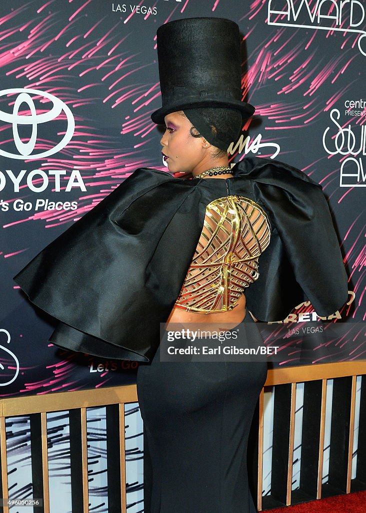 2015 Soul Train Music Awards  - Arrivals