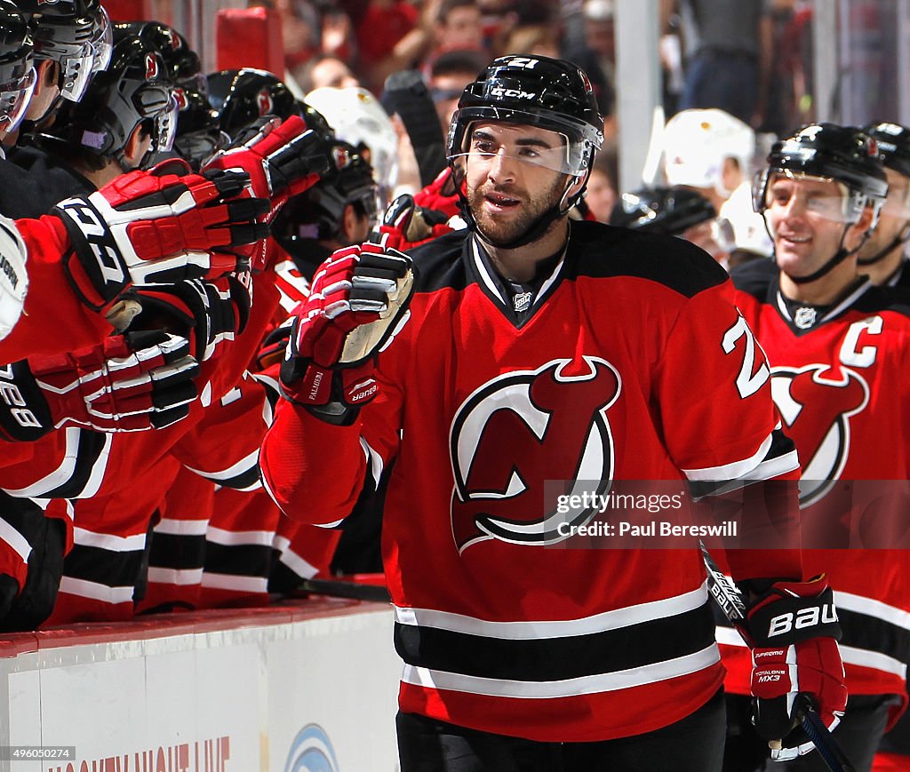 Chicago Blackhawks v New Jersey Devils