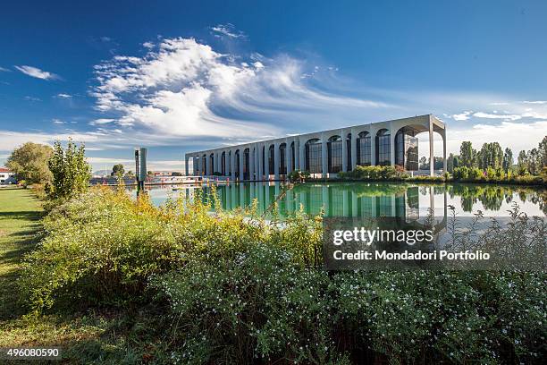 Cracking Art Group animals invade Mondadori Palace by Oscar Niemeyer, Arnoldo Mondadori Editore headquarter. Segrate, September 2015