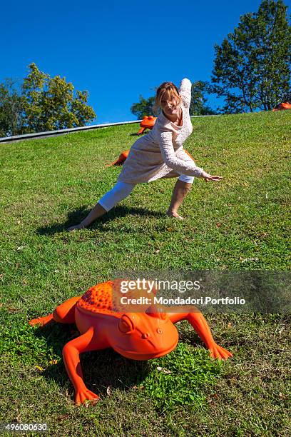 Cracking Art Group animals invade Mondadori Palace by Oscar Niemeyer, Arnoldo Mondadori Editore headquarter. Laura Sponziello performs creative dance...