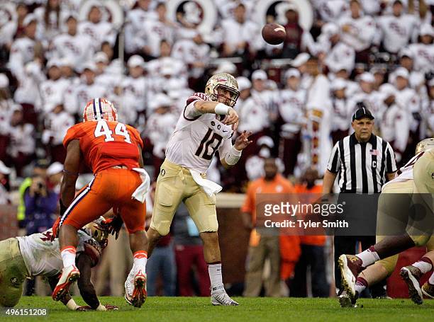 Sean Maguire of the Florida State Seminoles passes during the game against the Clemson Tigers at Memorial Stadium on November 7, 2015 in Clemson,...