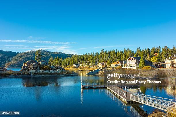 see big bear's boulder bay, san bernardino national forest, ca - kalifornien stock-fotos und bilder