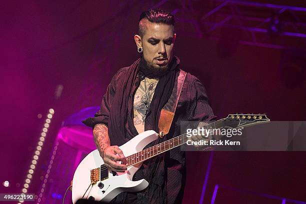Musician Dave Navarro of Jane's Addiction perform onstage during Day 2 of Fun Fun Fun Fest at Auditorium Shores on November 7, 2015 in Austin, Texas.