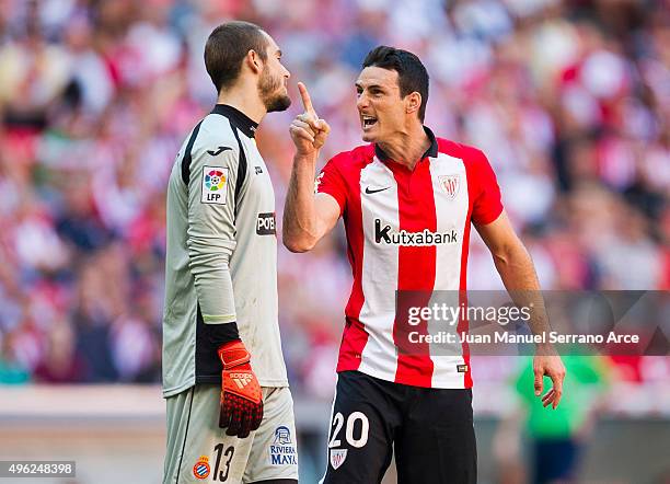 Aritz Aduriz of Athletic Club argues with Pau Lopez of RCD Espanyol during the La Liga match between Athletic Club and RCD Espanyol at San Mames...