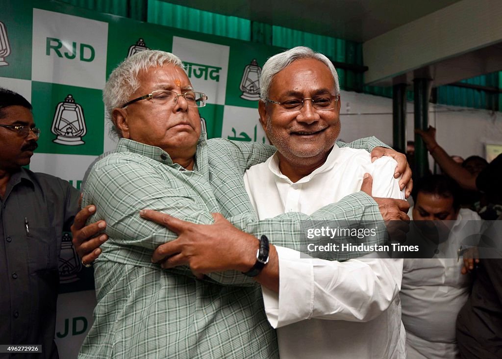 Rjd RJD Chief Lalu Prasad Yadav and Nitish Kumar celebrate after... News ...