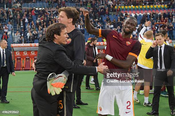 Roma players Antonio Rudiger, Wojciech Szczesny and Rudi Garcia celebrate the victory after the Serie A match between AS Roma and SS Lazio at Stadio...