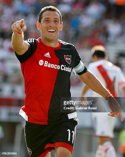 Maximiliano Rodriguez of Newell's Old Boys celebrates after scoring the first goal of his team during a match between River Plate and Newell's Old...