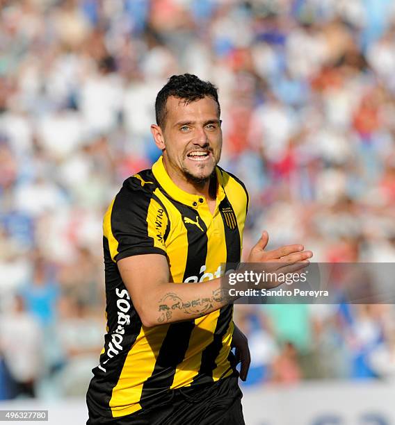 Matias Aguirregaray of Peñarol celebrates after scoring the first goal of his team during a match between Nacional and Peñarol as part of round 12 of...