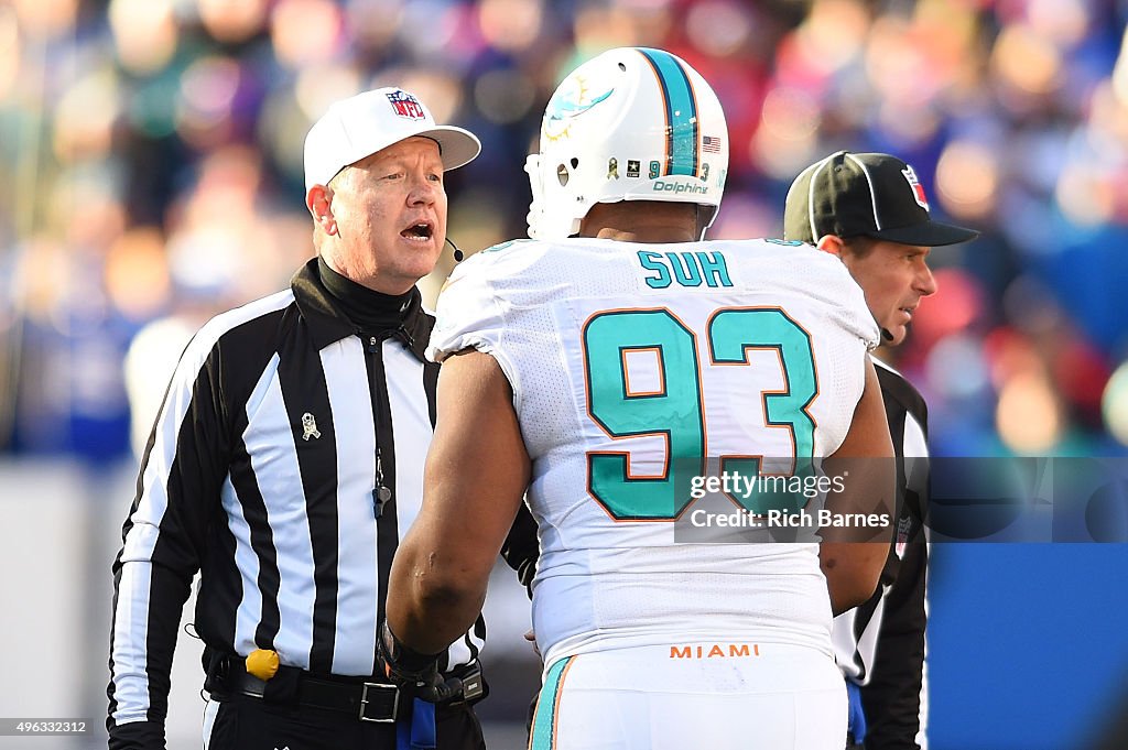 Miami Dolphins v Buffalo Bills