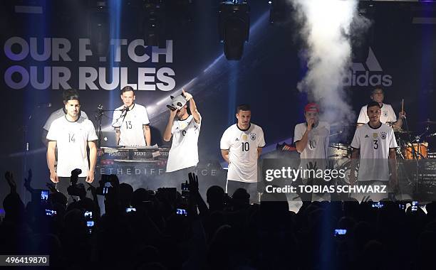 Emre Singer 163 Euro (Rapper) Stock Photos, High-Res Pictures, and Images - Getty ...