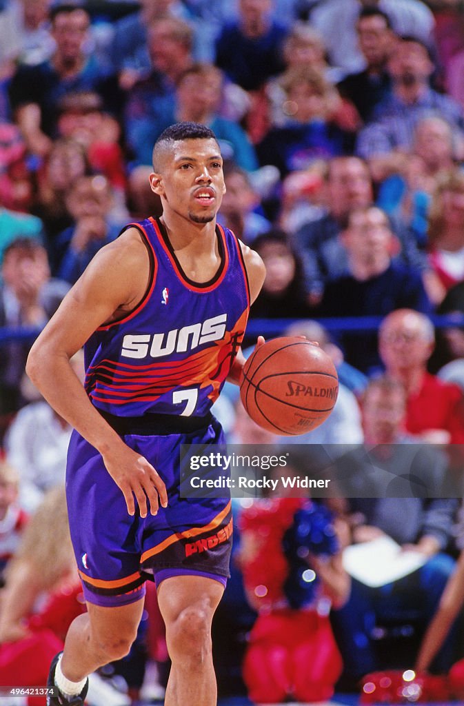 Phoenix Suns v Sacramento Kings