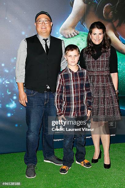 Director Peter Sohn, Actor Jean-Baptiste and Producer Denise Ream attend "Le Voyage d'Arlo - The Good Dinosaur" Paris Premiere at Le Grand Rex on...