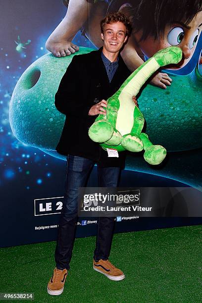 Singer Matt Hood attends "Le Voyage d'Arlo - The Good Dinosaur" Paris Premiere at Le Grand Rex on November 10, 2015 in Paris, France.