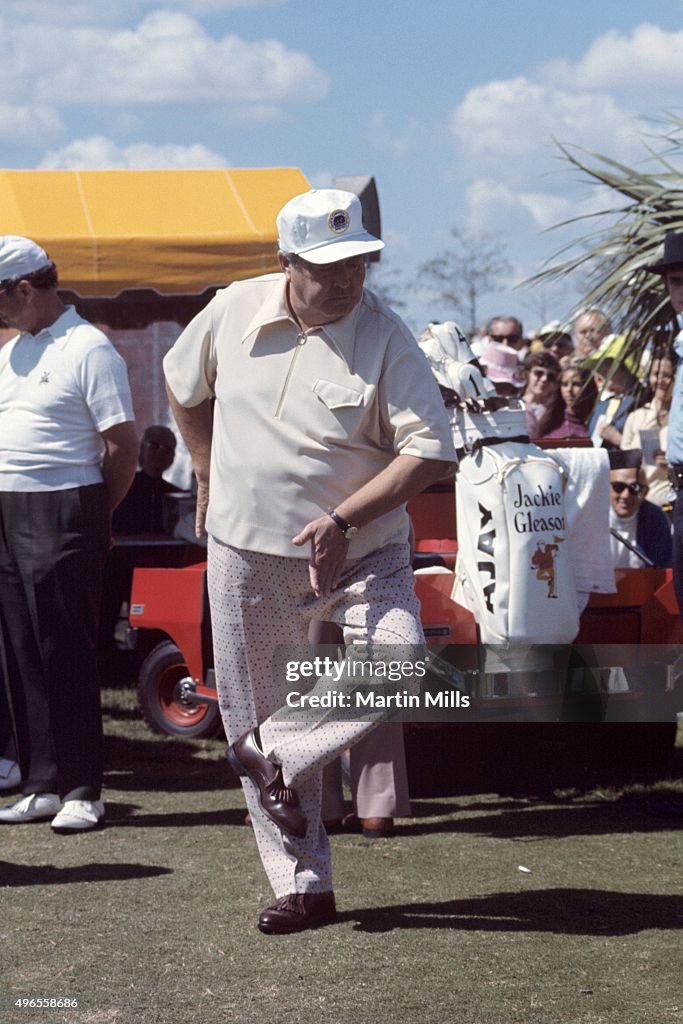 Jackie Gleason Plays Golf